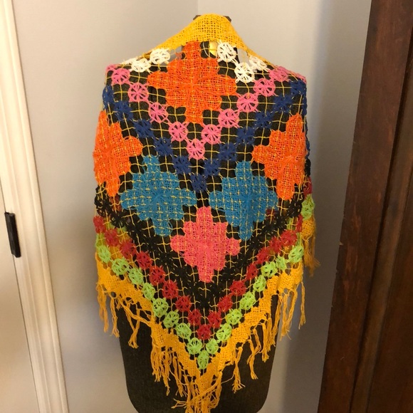 Anthropologie Accessories - Stunning! Vintage  macrame open weave scarf wrap